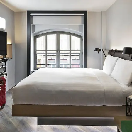 Moxy 3* Lila